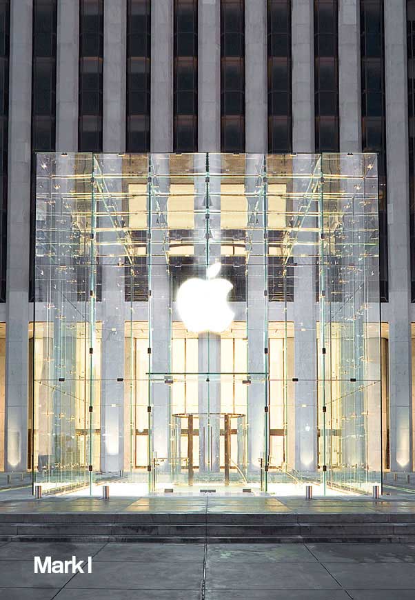 Apple Retail Store in Milano: all-glass cuboid - seele