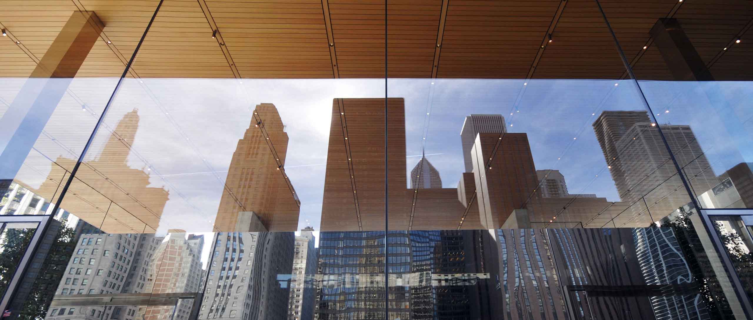 New Apple Store made our of glass on Michigan Avenue - Chicago, IL Stock  Photo - Alamy